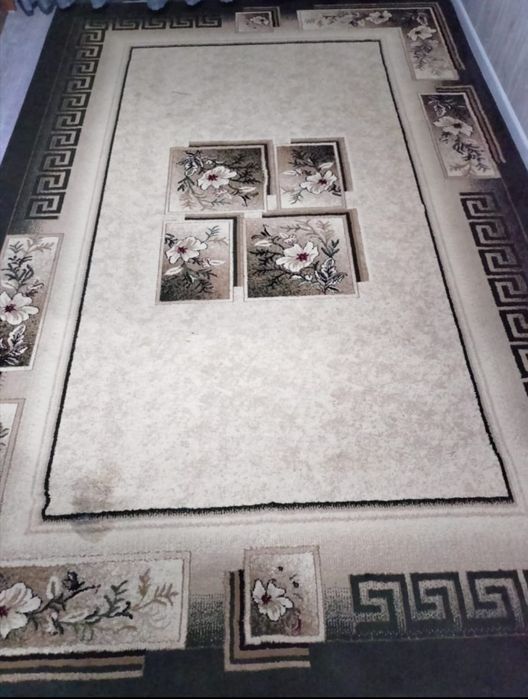 Ковёр в отличном состоянии