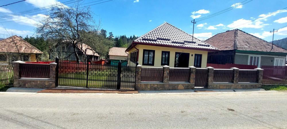 Casă de vânzare în zonă de munte!