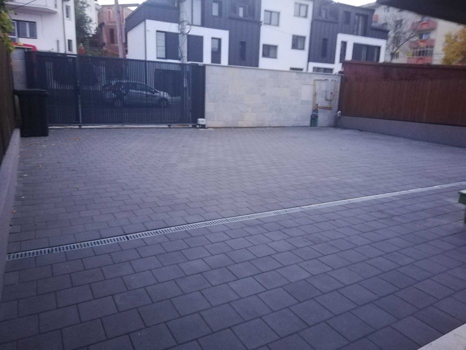 Dau in chirie cladire de 500 mp superfinisat, compus din 4 apartamente, momentan amenajat birouri, teren 600 mp, imrejmuit, str Meteor si Observator