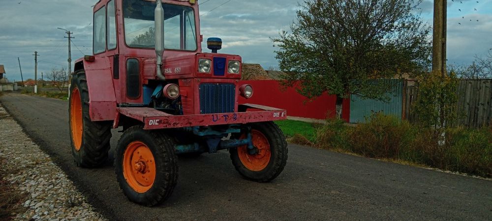 Tractor 650 in perfecta stare de funcționare
