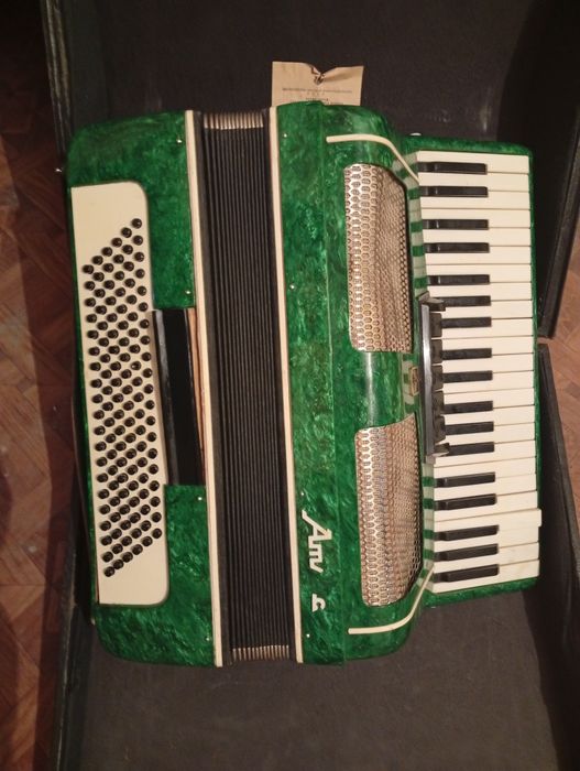 Продаю баян и акардион