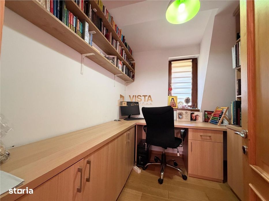 Casa tip duplex, zona Centru