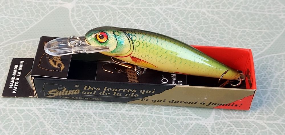 Воблери Salmo Roach