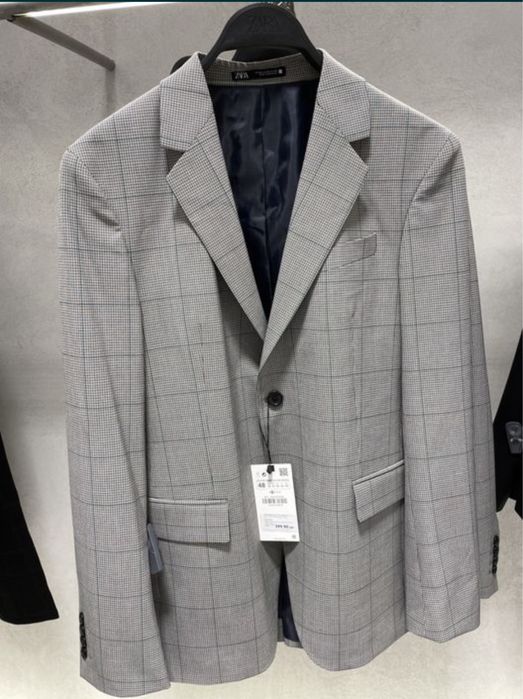 Vand Costum Impecabil