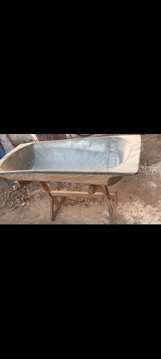Vand mobila ieftin. Preturi negociabile daca se iau mai multe produs