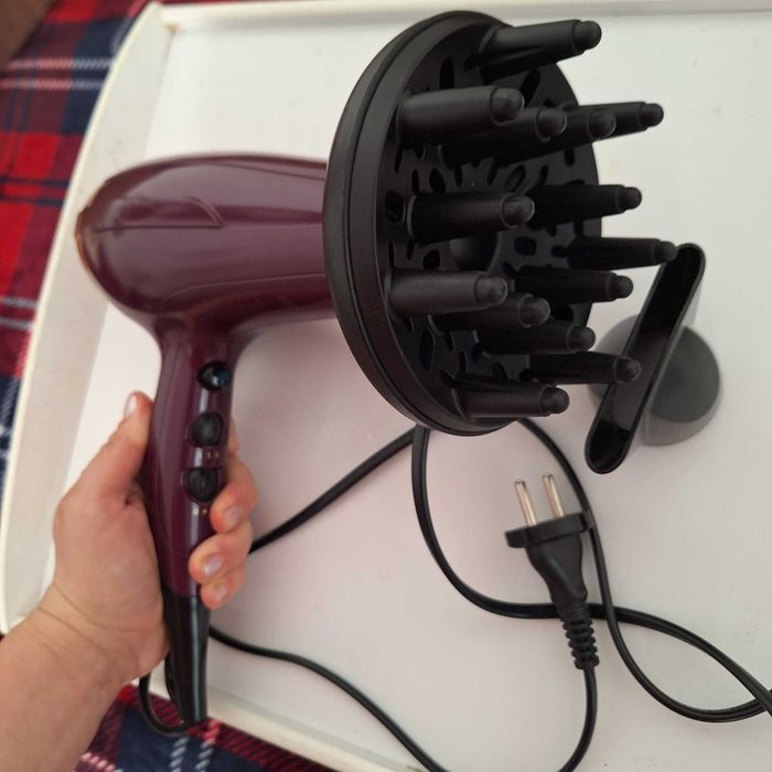 Сешоар Remington, Йонизираща функция, 3 аксесоара, Лилав/Черен