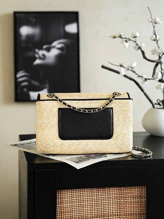 Дамска чанта Chanel Small Flap Beige