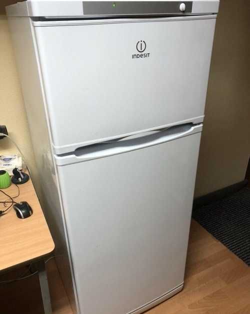 Продам современный , рабочий,   холодильник