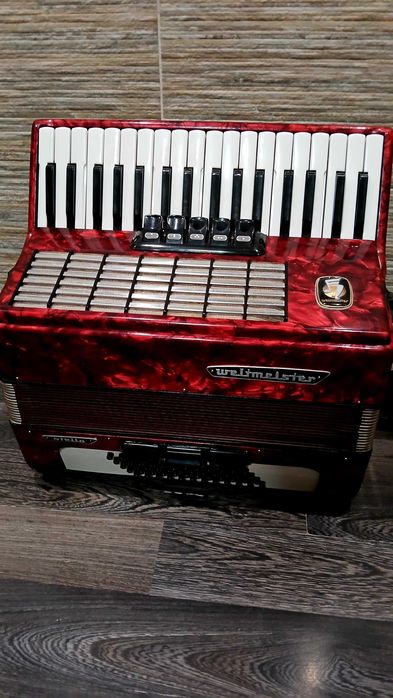 Акордеон Weltmeiyter 60баса