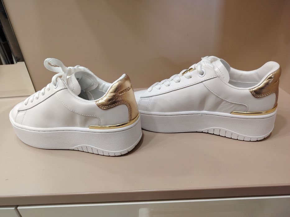 Кецове и чехли чисто нови