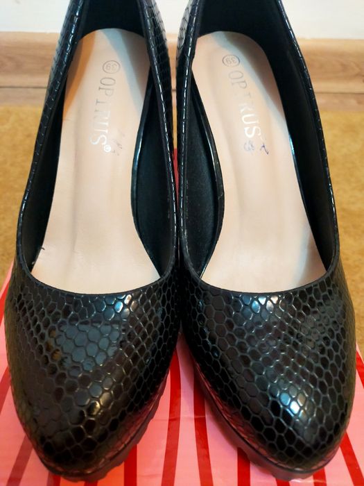 Продам туфли черные