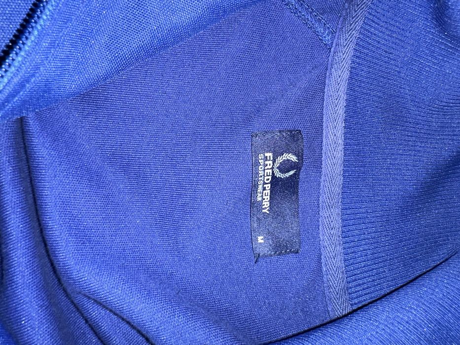 Fred Perry size M