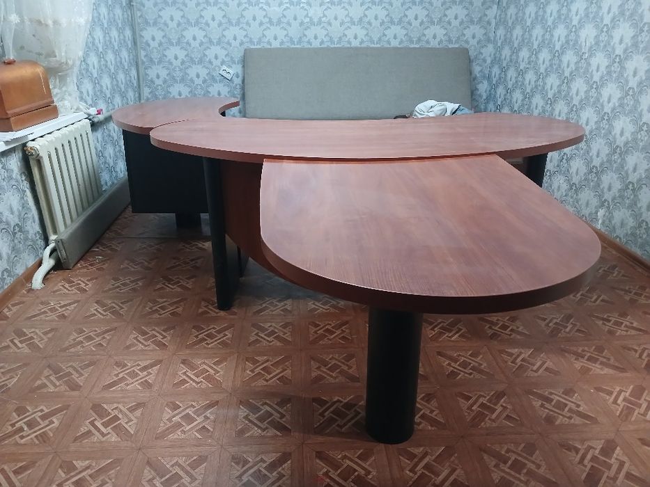 Стол руководителя  письменный  стол