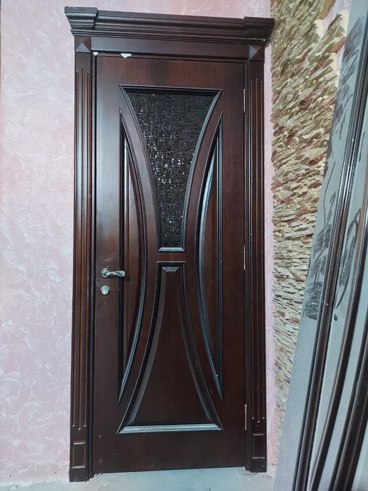 Двери деревянные хороший качества