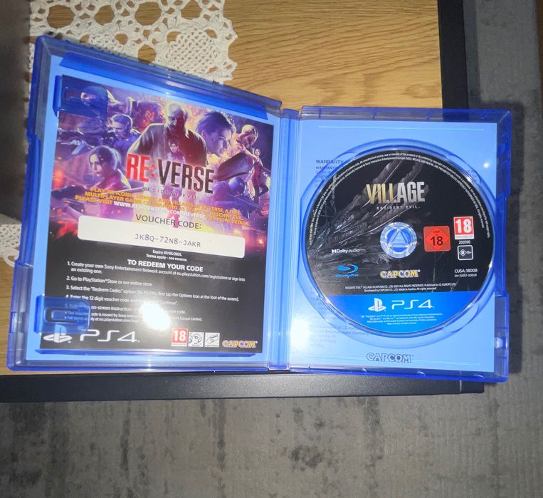 Resident Evil 7 Biohazard / Resident Evil 8 Village