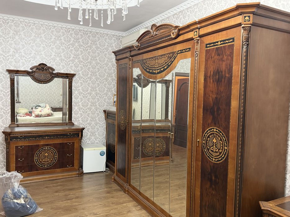 Спальный гарнитур