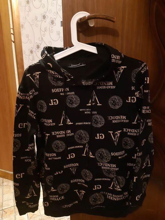 Продам толстовку на мальчика