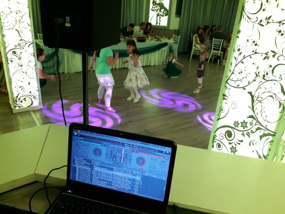 DJ дисководещ за празници ф-ма Темпомикс-ЕООД