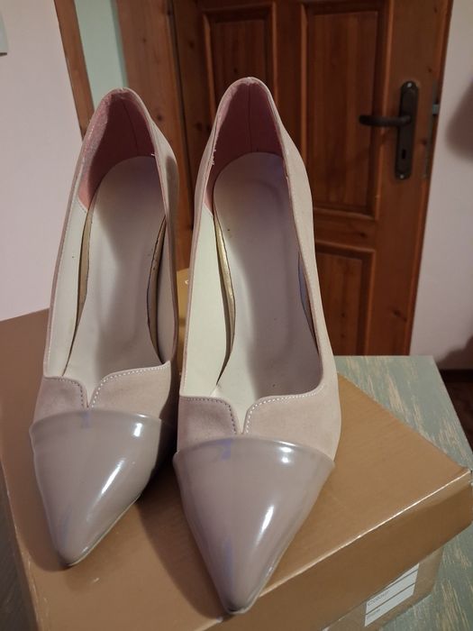 Бежави дамски обувки