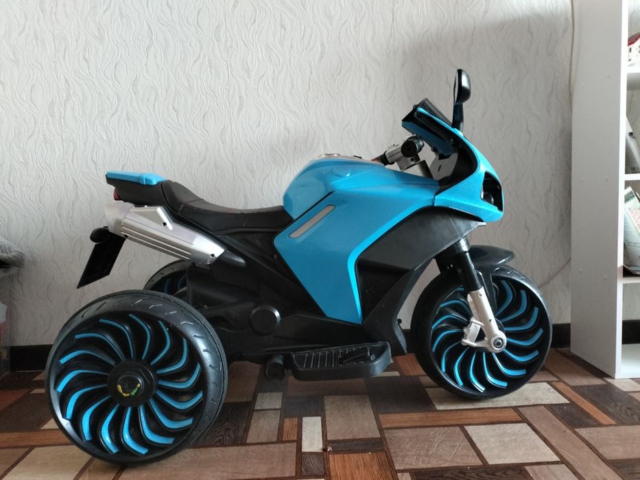 Детский мотоцикл на акамуляторе