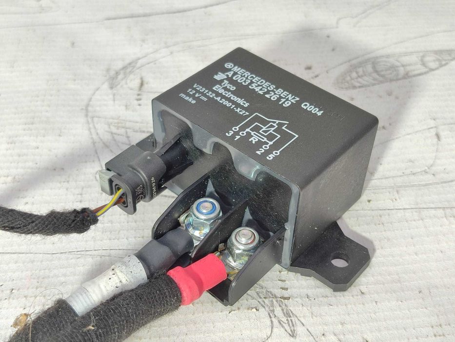 Releu / Modul de cuplare baterie și putere Mercedes-Benz C W204 COD: A0035422619 2013 / [2007-2014] / (5G3)