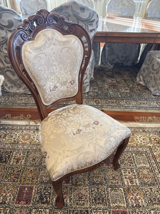 Продам стол и стулья