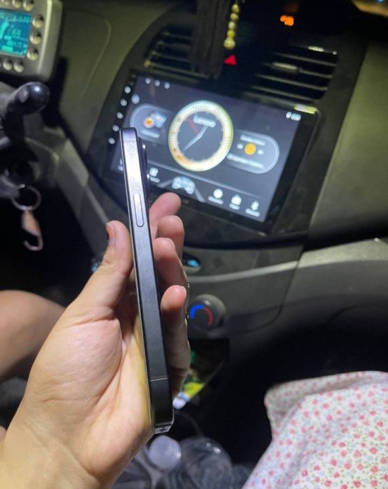 iPhone 15 pro sotiladi