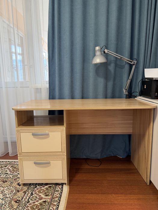 Письменный стол..
