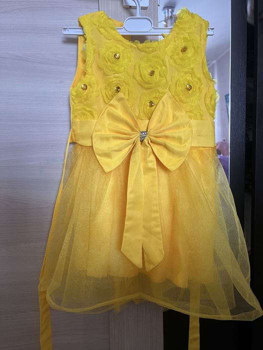 Нарядные платья для девочки