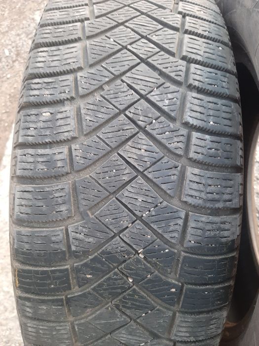 Продам шины 215/65/16 пирелли