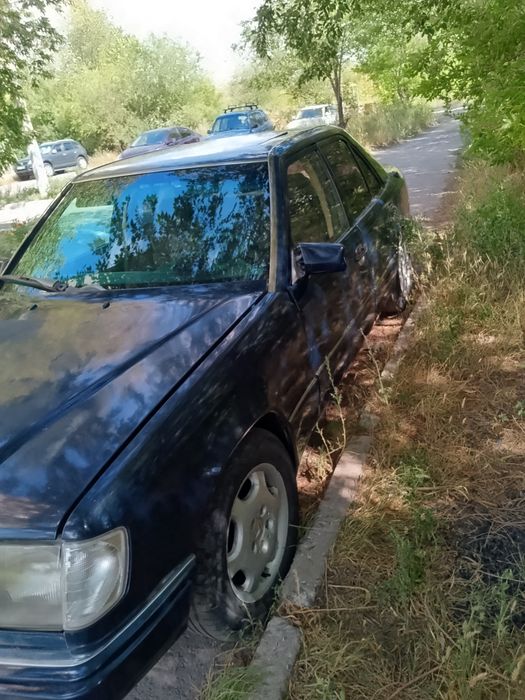 Продам Мерседес 124