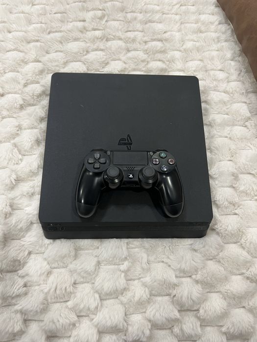 Play Station 4 slim 1 TB