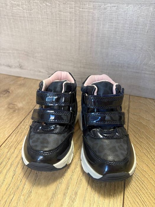 Осенние/демисезонные ботинки для девочки, 22 размер, в супер состоянии