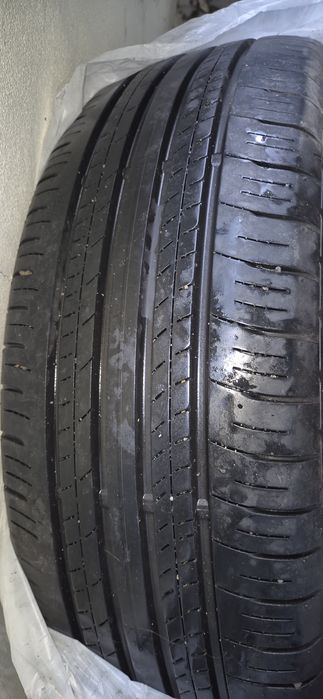 DUNLOP - Vând 2 anvelope VARĂ 225 / 60 / R18 SUV