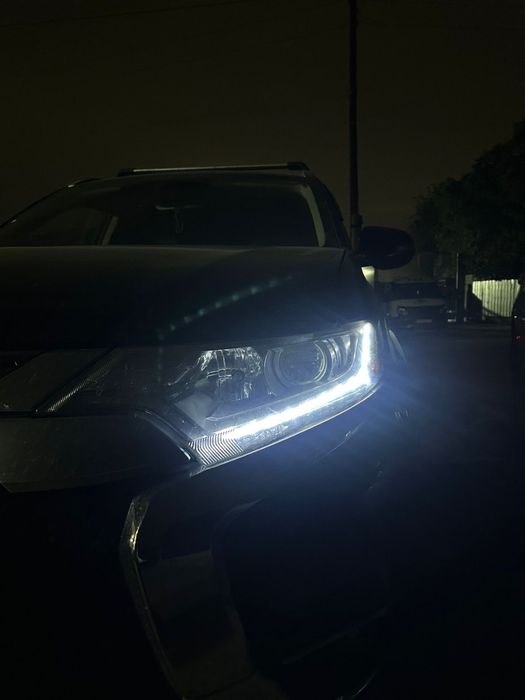 Фара для Mitsubishi Outlander