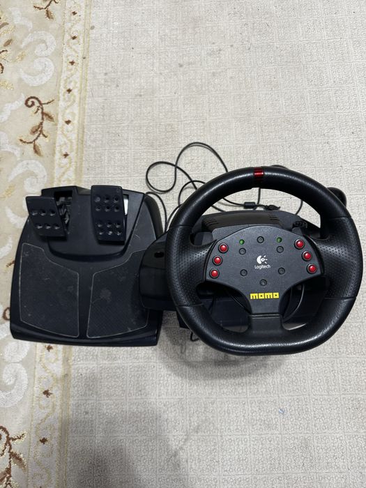 Игровой руль Logitech MOMO Racing Force Feedback