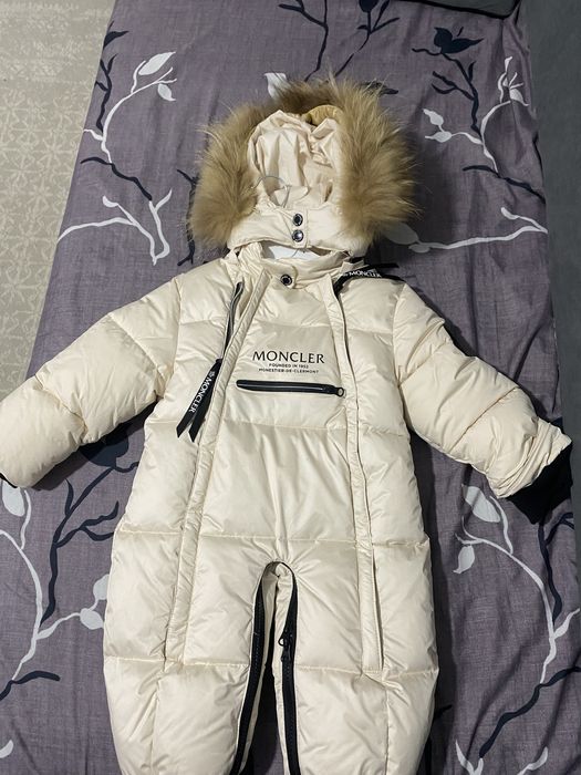 Продам новый детский комбинезон