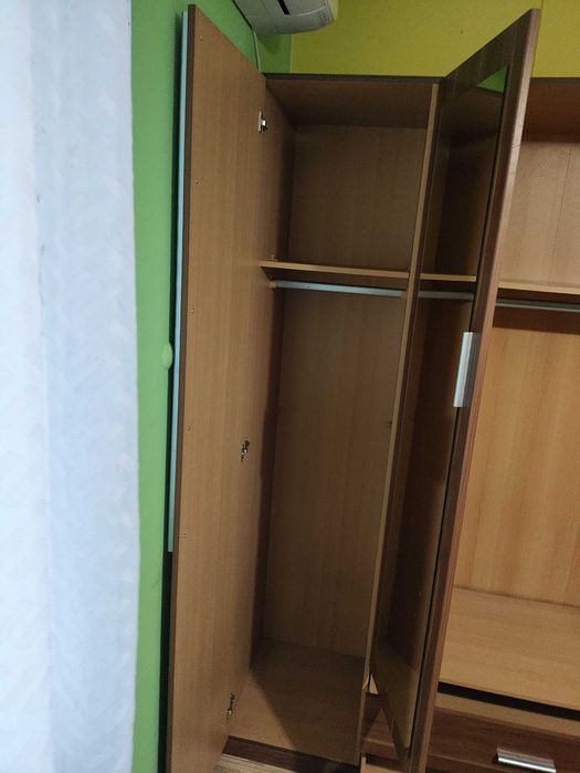 Четирикрилен гардероб ,спалня