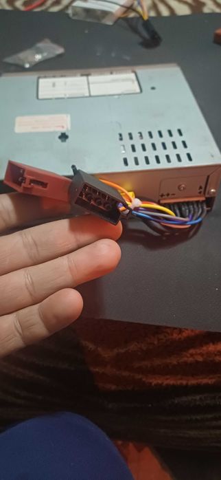 radio casetofon auto curea noua functioneaza impecabil