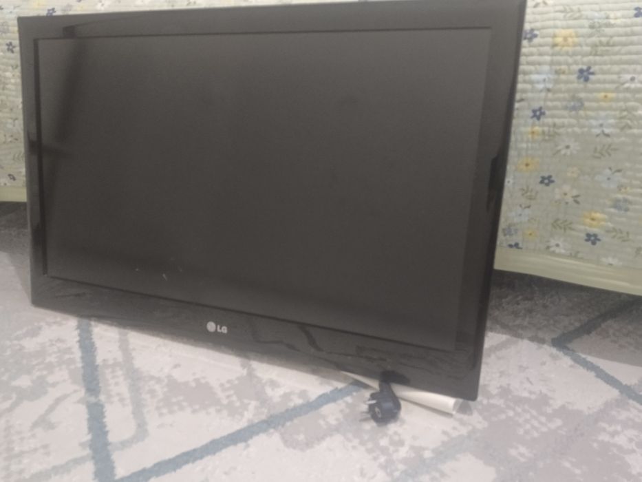 Продам телевизор с приставкой