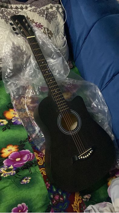 Аккустическая Гитара