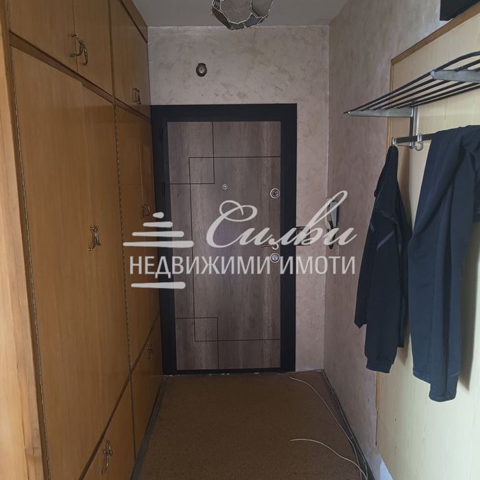 Продава се Двустаен апартамент в Шумен, Добруджански - 67 кв.м за 876 €/кв.м - Снимка #2