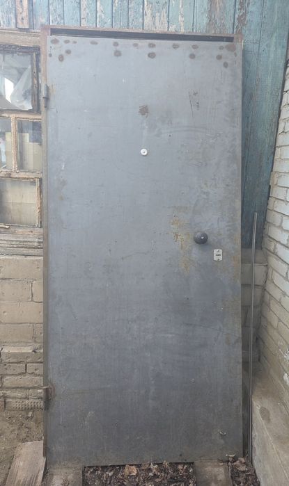 Продам металлические двери
