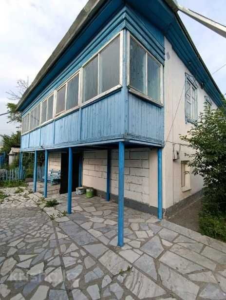 Дом немецкой постройки в городе Текели