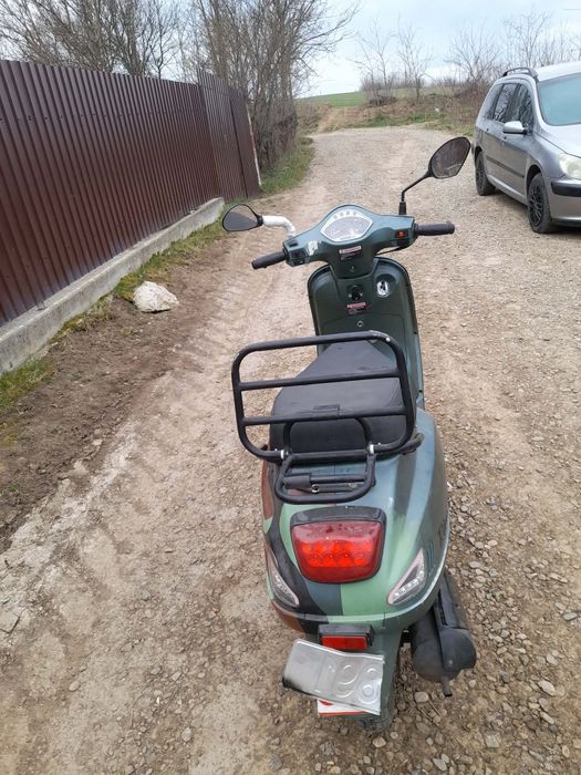 Scuter  49 cc 4t