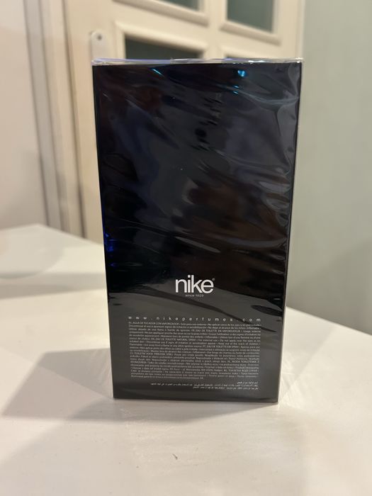 Чисто нов Nike sun & wood  (не отварян)