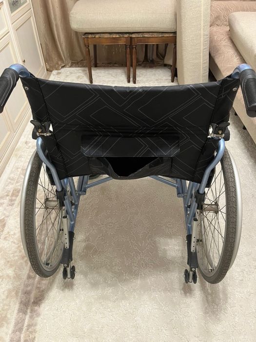 Инвалидная коляска в хорошем состоянии