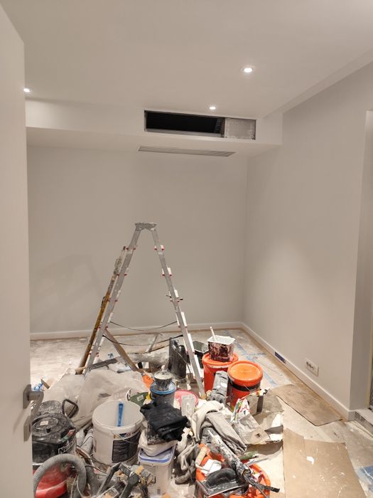 Zugravul Tău — Expert Painters București
*Gleturi, zugrăveli și