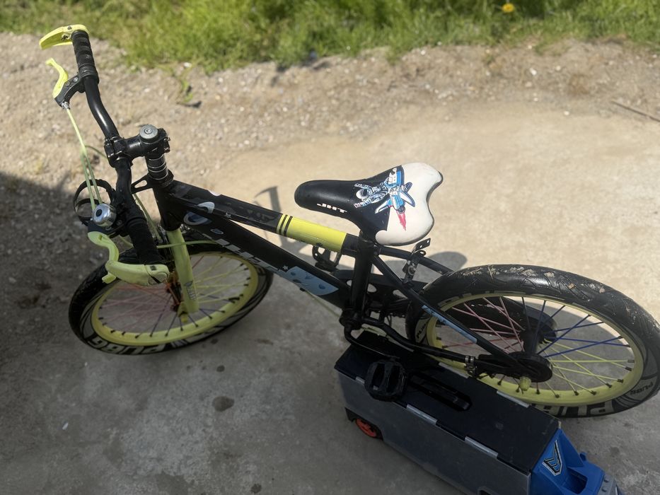 Vând bicicletă copii 7-10 ani