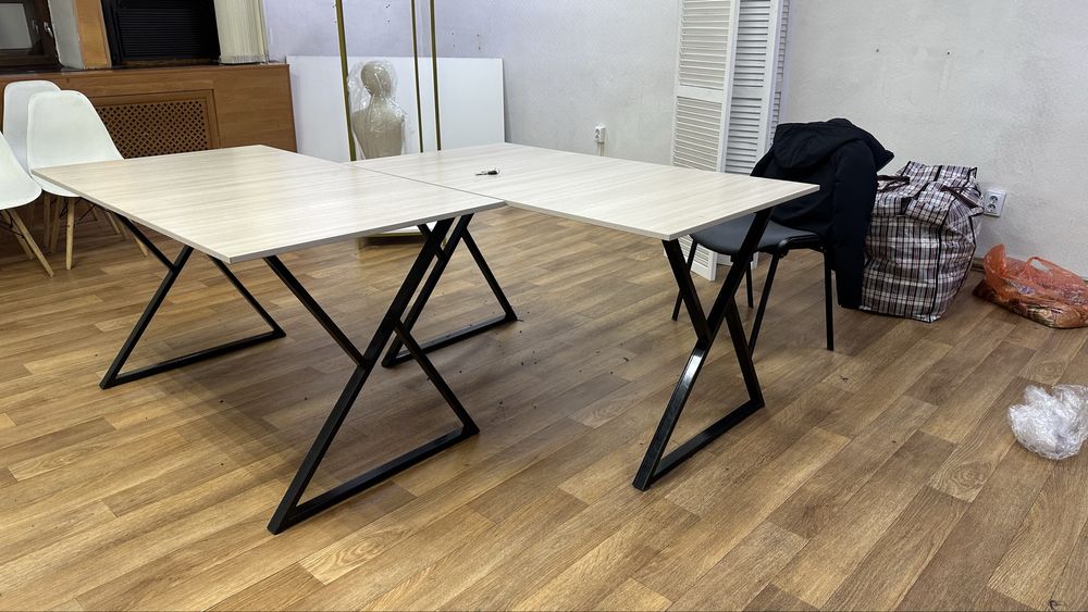 Столы с железными ножками